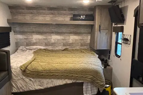 Arturo's Keystone Springdale 1760BH Travel Trailer