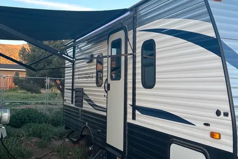 Arturo's Keystone Springdale 1760BH Travel Trailer
