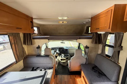 Desert Cruiser - Easy to Drive (Sleeps 5)