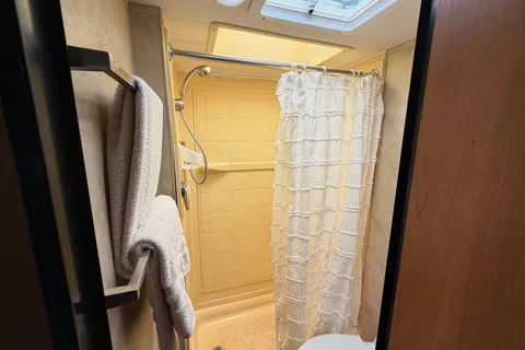 Desert Cruiser - Easy to Drive (Sleeps 5)