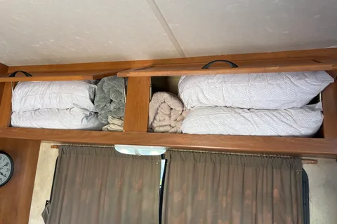 Desert Cruiser - Easy to Drive (Sleeps 5)