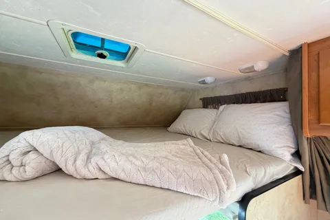Desert Cruiser - Easy to Drive (Sleeps 5)