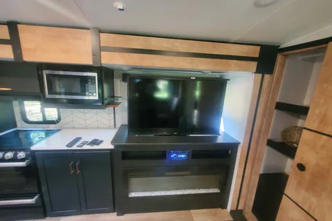 Thrasher's Keystone outback 340bh Travel Trailer