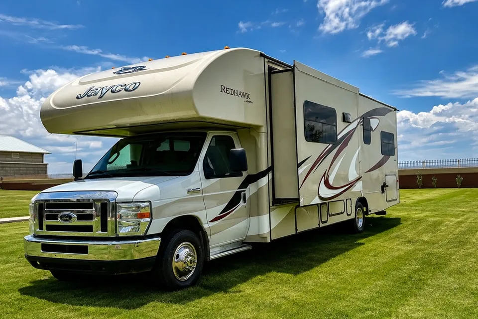 Hank’s Jayco Ford Class C