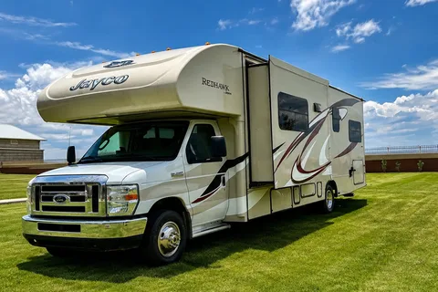Hank’s Jayco Ford Class C