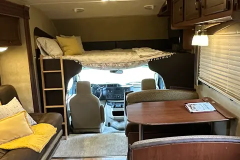 Hank’s Jayco Ford Class C