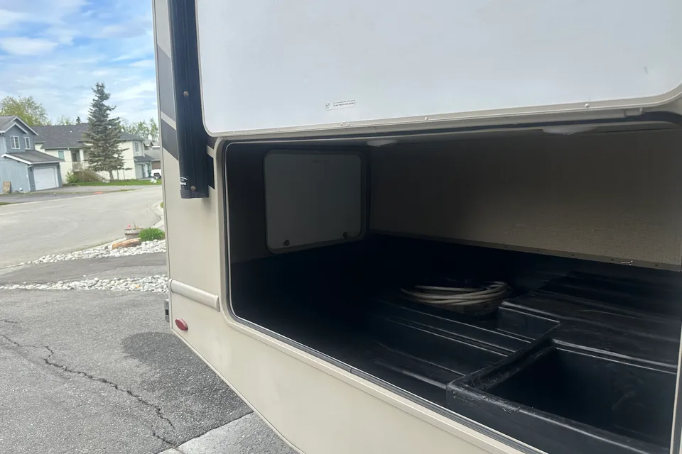 Alaska Adventure Thor Motor Coach 23H Class C