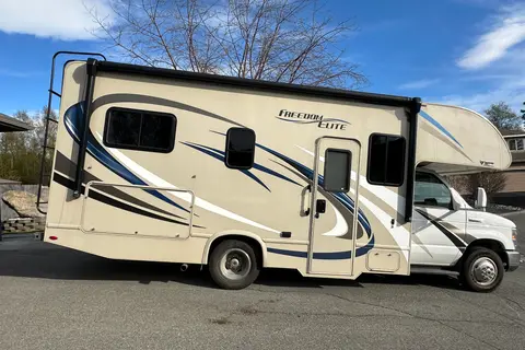 Alaska Adventure Thor Motor Coach 23H Class C