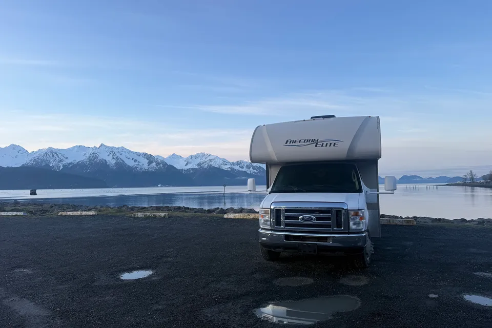 Alaska Adventure Thor Motor Coach 23H Class C