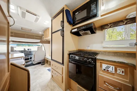 Adventurer Manufacturing 19RK Class C