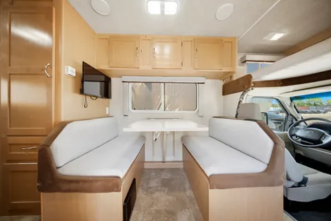 Adventurer Manufacturing 19RK Class C