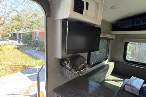Reva's Flagstaff Epro Travel Trailer