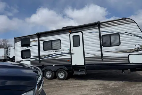 Heartland Trail Runner 25SLE 29’ Travel Trailer