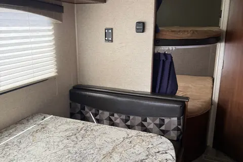 Heartland Trail Runner 25SLE 29’ Travel Trailer