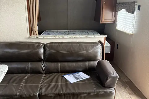 Heartland Trail Runner 25SLE 29’ Travel Trailer