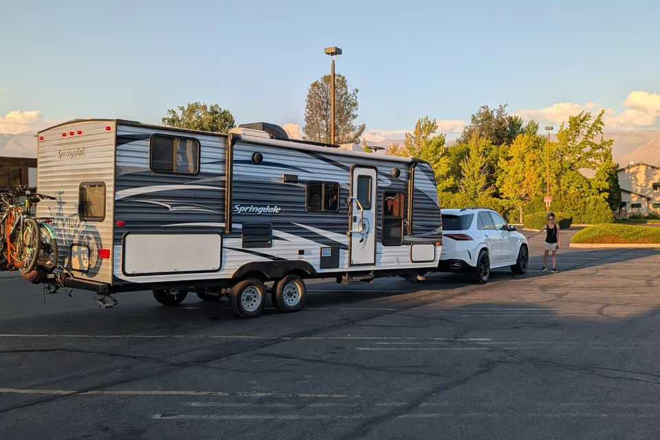 Cozy 26’ Family Travel Trailer | Solar Powered & Off-Grid Ready | Sleeps 8