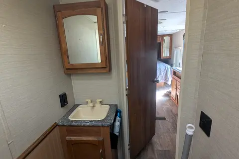 Cozy 26’ Family Travel Trailer | Solar Powered & Off-Grid Ready | Sleeps 8