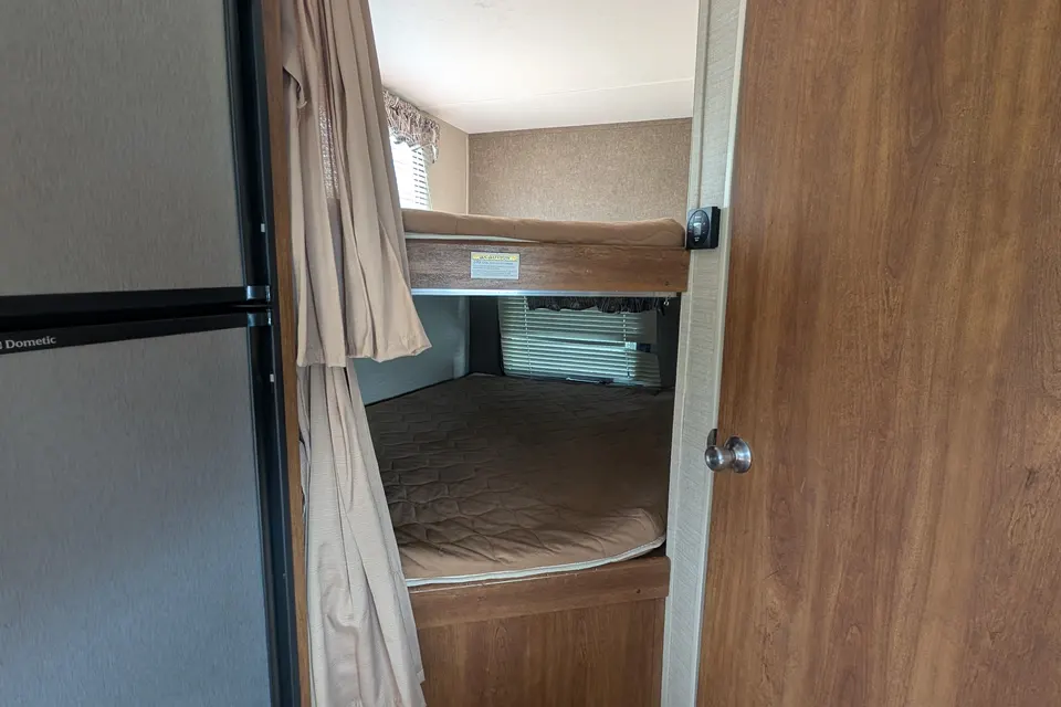 Cozy 26’ Family Travel Trailer | Solar Powered & Off-Grid Ready | Sleeps 8