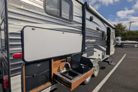 Cozy 26’ Family Travel Trailer | Solar Powered & Off-Grid Ready | Sleeps 8