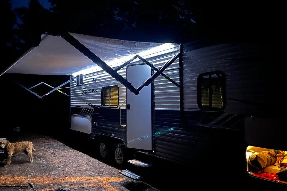 Family friendly Crossroads Zinger Travel Trailer
