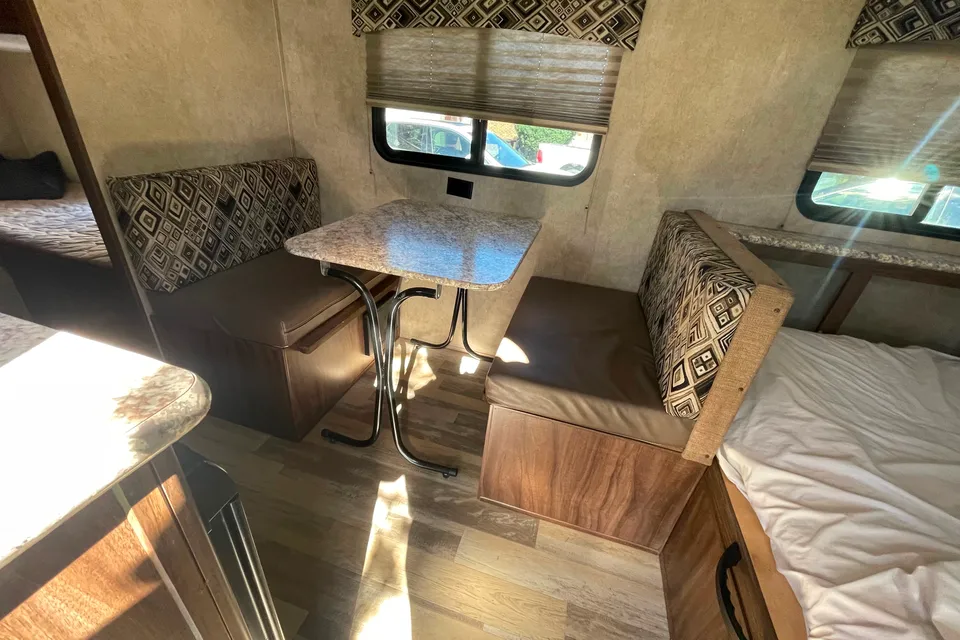 Coachmen clipper Travel Trailer