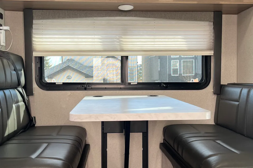 VONG's 2019 Family Ford Adventure 24ds with Slideout Class C