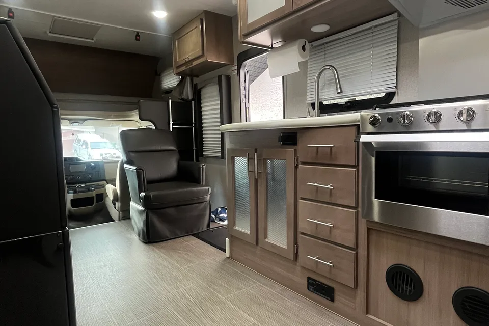 VONG's 2019 Family Ford Adventure 24ds with Slideout Class C