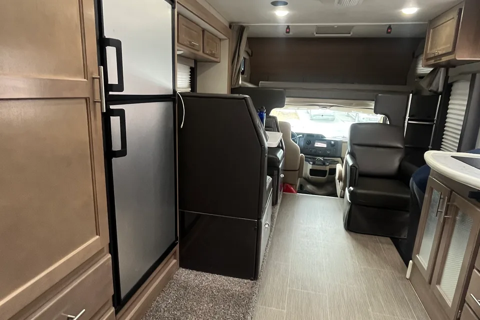VONG's 2019 Family Ford Adventure 24ds with Slideout Class C
