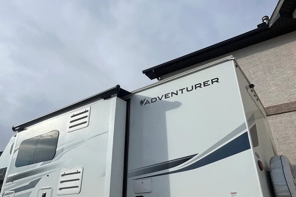 VONG's 2019 Family Ford Adventure 24ds with Slideout Class C