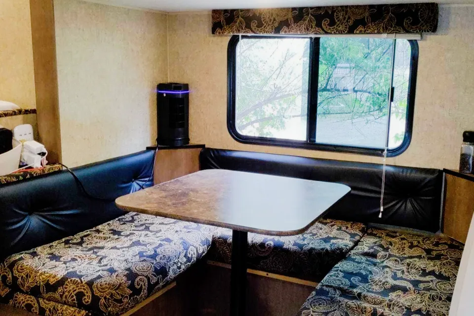 Easy to tow by minivan w/shower & sleeps 5 by Port Perry! 2017 KZ Sportsmen Classic Lightweight Travel Trailer