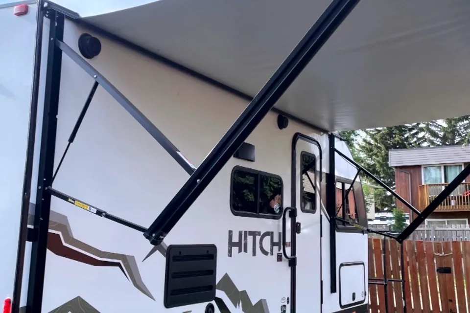 Deluxe Cruiser RV Hitch 17 BHS Travel Trailer