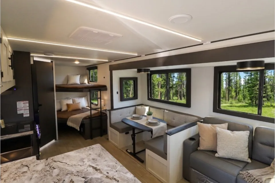 Campster’s Valley Ridge 27bhu Travel Trailer