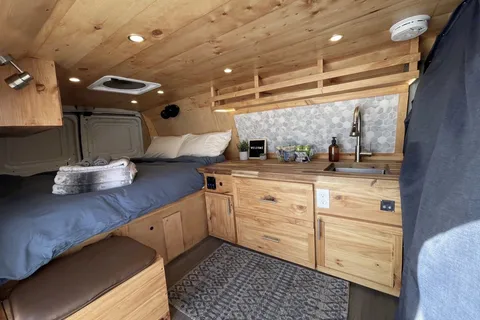 Leo the Campervan | NO Cleaning Fee | Park Passes Included
