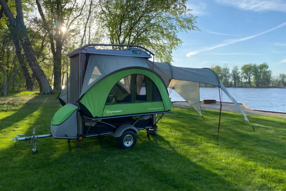 On the Go - Tent Trailer