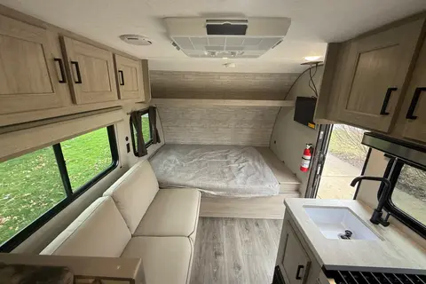 Bryan's Coachmen Catalina Summit Series 7 164bhx Travel Trailer