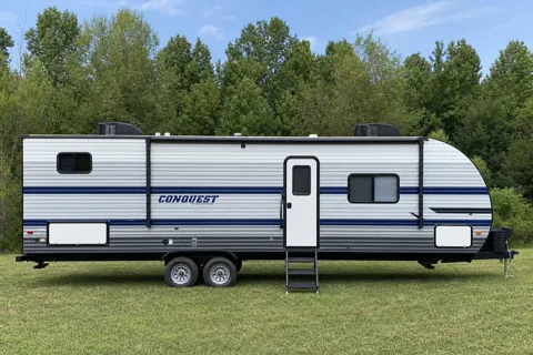 The Northern Escape - Spacious 33’ Family Camping Retreat