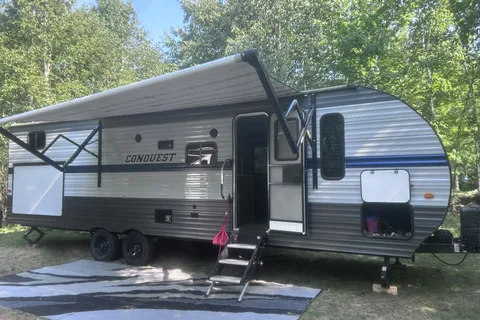 The Northern Escape - Spacious 33’ Family Camping Retreat