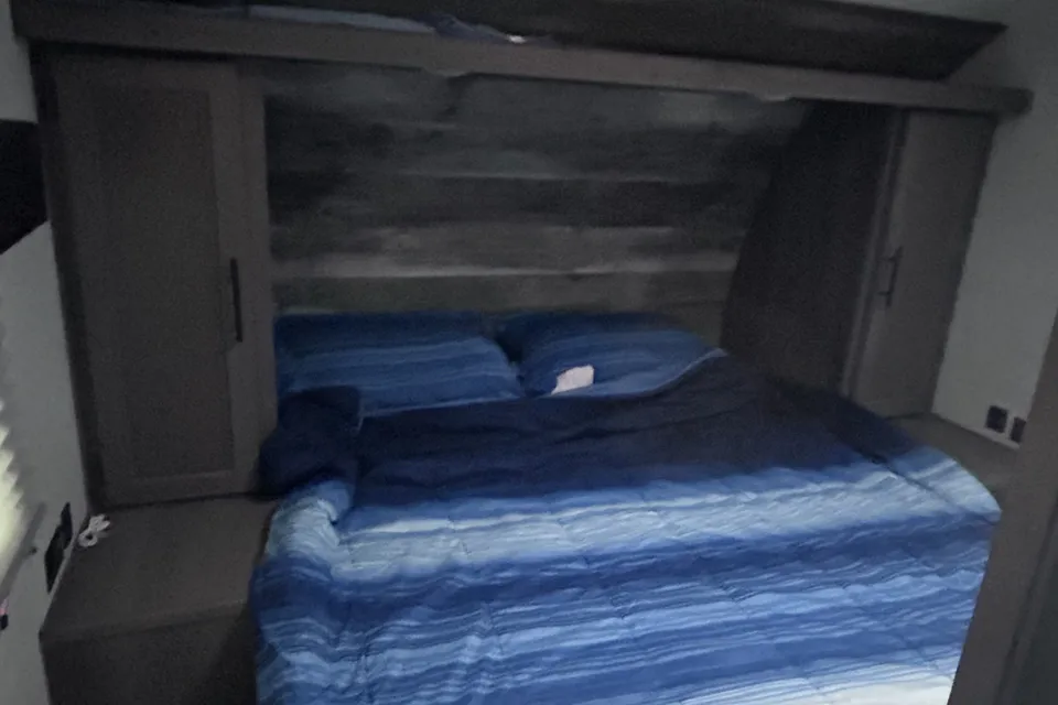 The Northern Escape - Spacious 33’ Family Camping Retreat