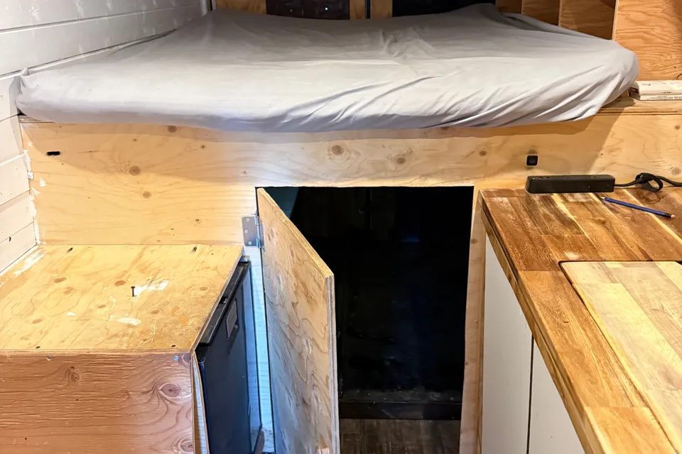 Victor's Ford Transit Campervan