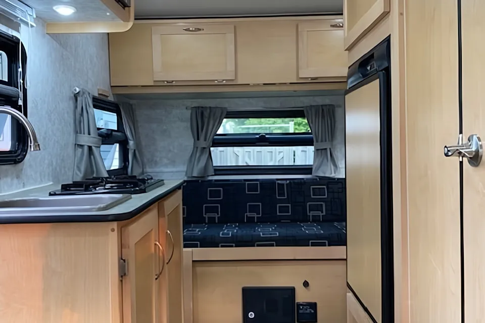 Easy Tow Prolite Evasion 16 Travel Trailer