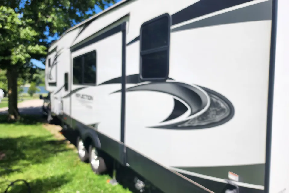 Corey's 2022cGrand Design 28 BH Fifth Wheel