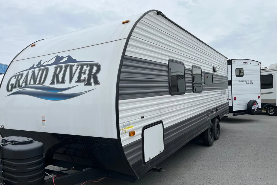 Robert's Grand River 25rb Travel Trailer