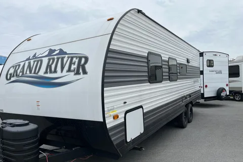 Robert's Grand River 25rb Travel Trailer
