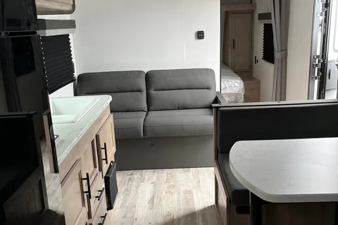 Robert's Grand River 25rb Travel Trailer