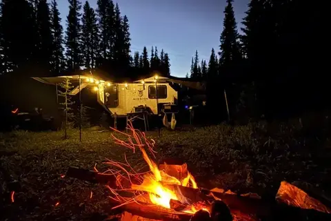 2022 Mission Overland Summit – Go-Anywhere Off-Grid Camper