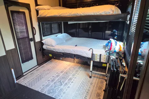 2018 Jayco Seismic 4113 • Luxury Toy Hauler • Delivery Only • 1.5 Bath