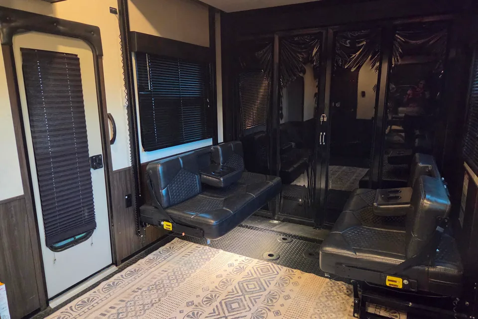 2018 Jayco Seismic 4113 • Luxury Toy Hauler • Delivery Only • 1.5 Bath