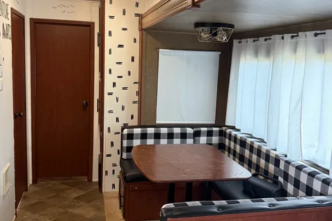Shane's Palomino Puma Fifth Wheel