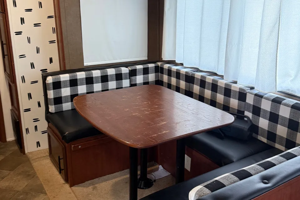 Shane's Palomino Puma Fifth Wheel