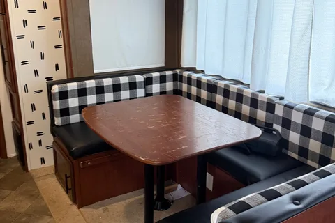 Shane's Palomino Puma Fifth Wheel